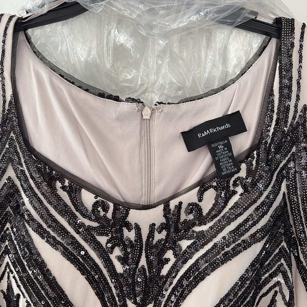 R&M Richards Black and Cream Embellished Dress - Picture 6 of 8